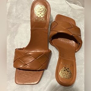 NWOT Brown Woven Strap Heels